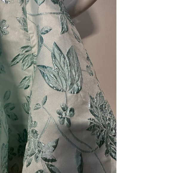 NWT Le Chateau V-neck Spaghetti Strap Fit Flare Jacquard Floral Foil Mini dress - Picture 8 of 9